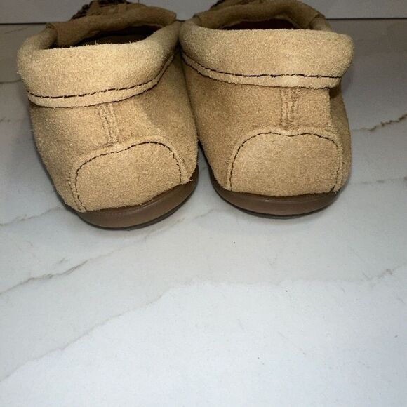Minnetonka Moccasins size 6 Womens Suede Embroidered Aztec Brown Tan Rubber Sole - Picture 7 of 10